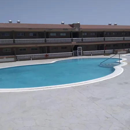 Residencial Chari 1-bedroom アパート ポリス・デ・アボナ